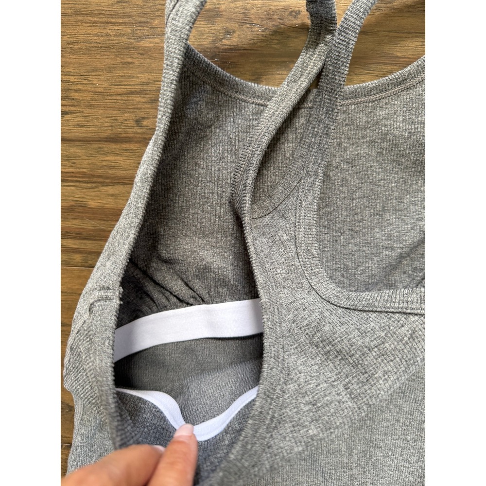 GapFit Women's Gray Ribbed Racerback Tank Top Size M Athletic - Picture 4 of 4